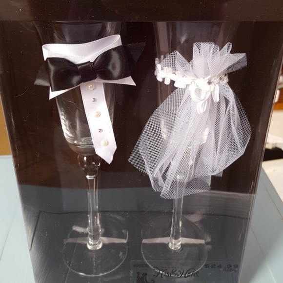 Wedding Glass His & Hers Toasting Glasses - Picture 1 of 5